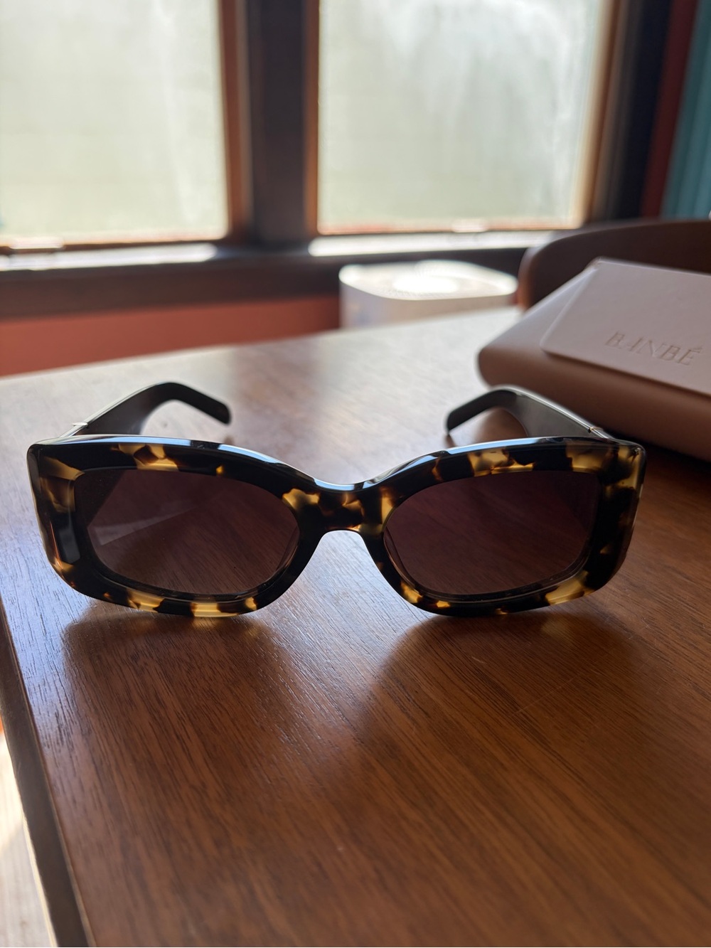 Margot Banbé - Tortoiseshell Rectangle Women's Sunglasses - Brown Lenses